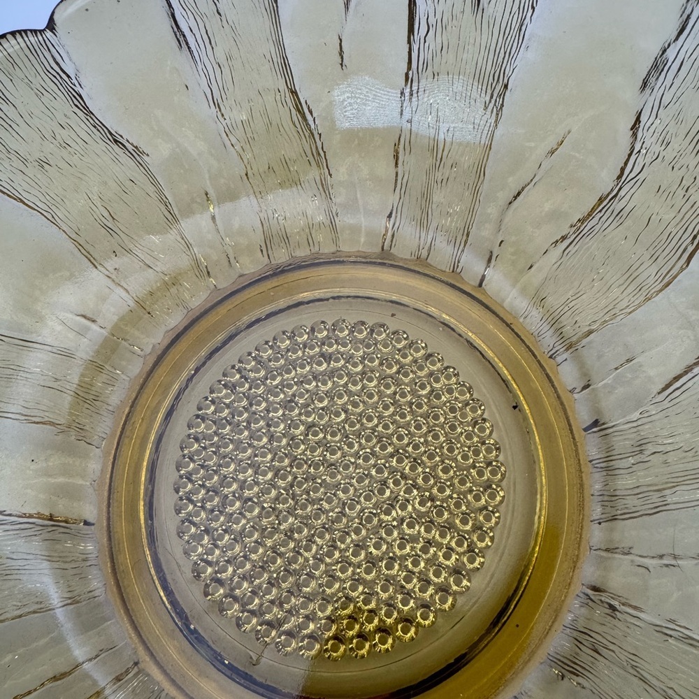 Vintage 1960’s Indiana Glass Amber Sunflower Mid Century Fruit Bowl 10” Diameter - Picture 5 of 7